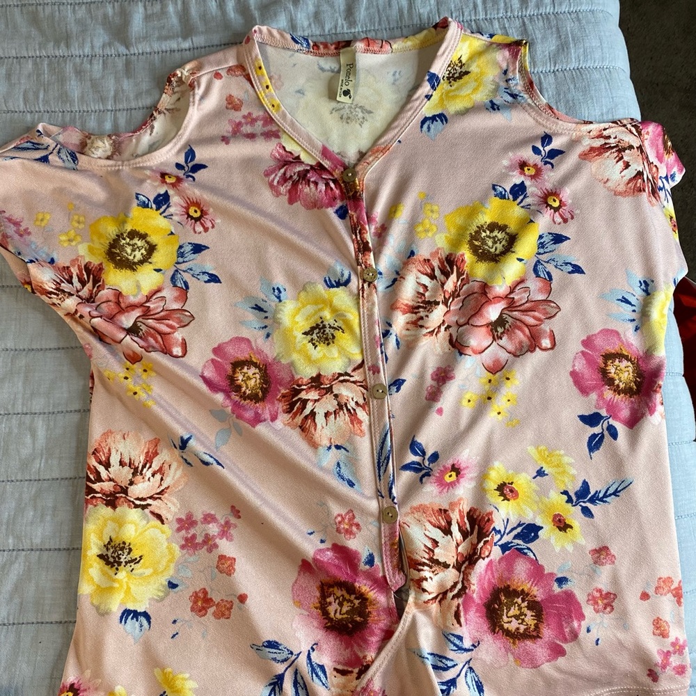 Pink Floral Shoulder Cut Out Top with tie